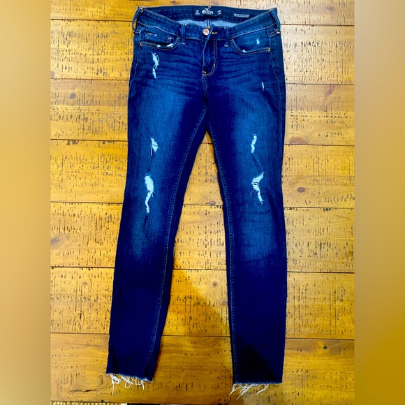 Hollister Denim - Women’s Hollister - Jeans
Super Skinny Low - Rise Size - 3S - 26/28